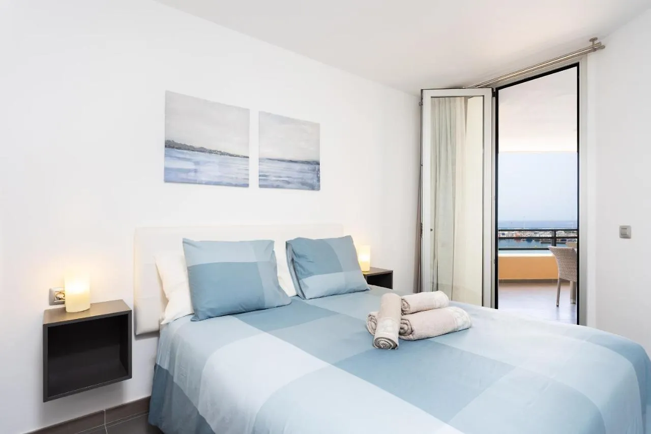 Frontline Penthouse With Heated Pool And Parking Apartman Los Cristianos   Los Cristianos (Tenerife)