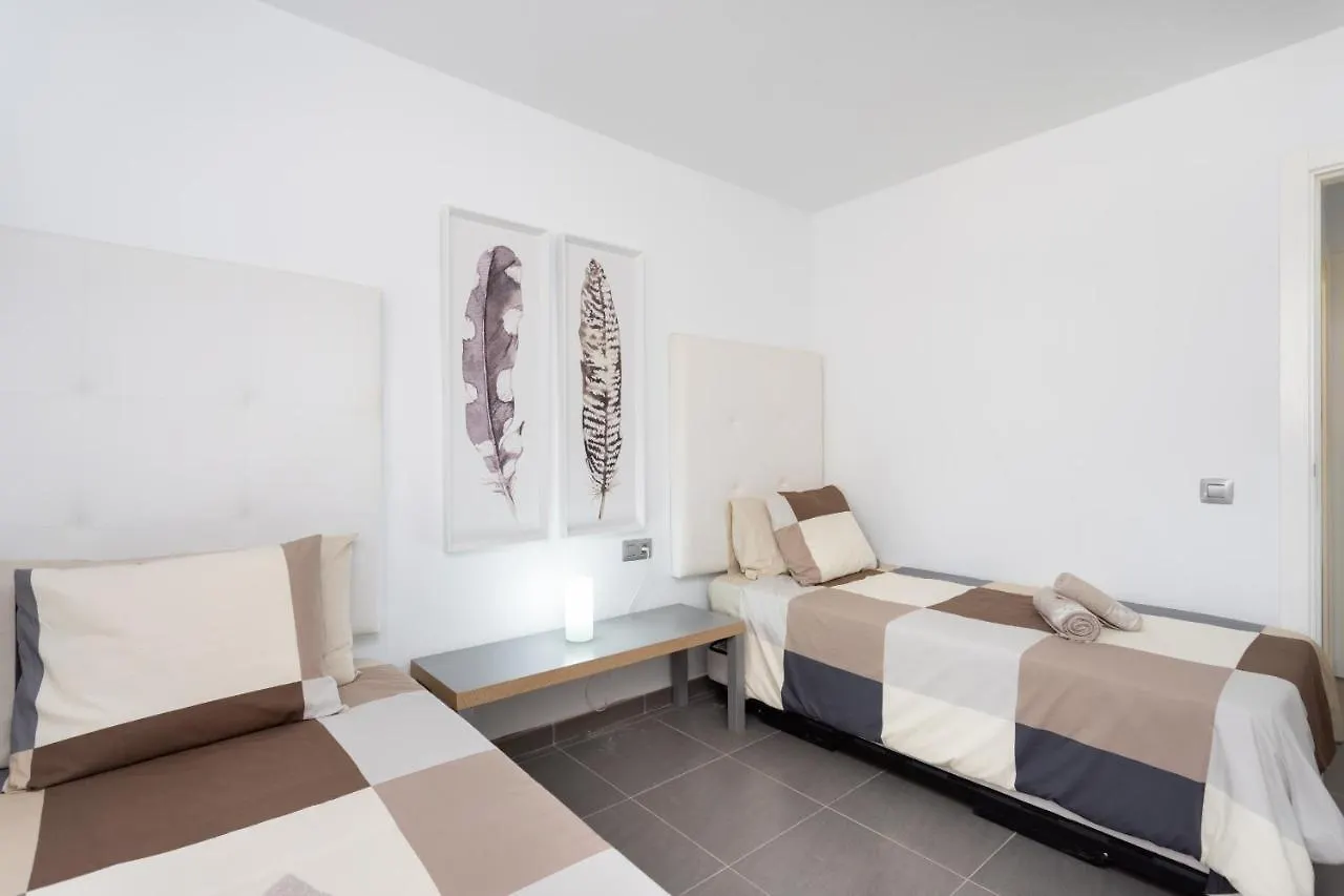 Frontline Penthouse With Heated Pool And Parking Apartman Los Cristianos  Spanyolország