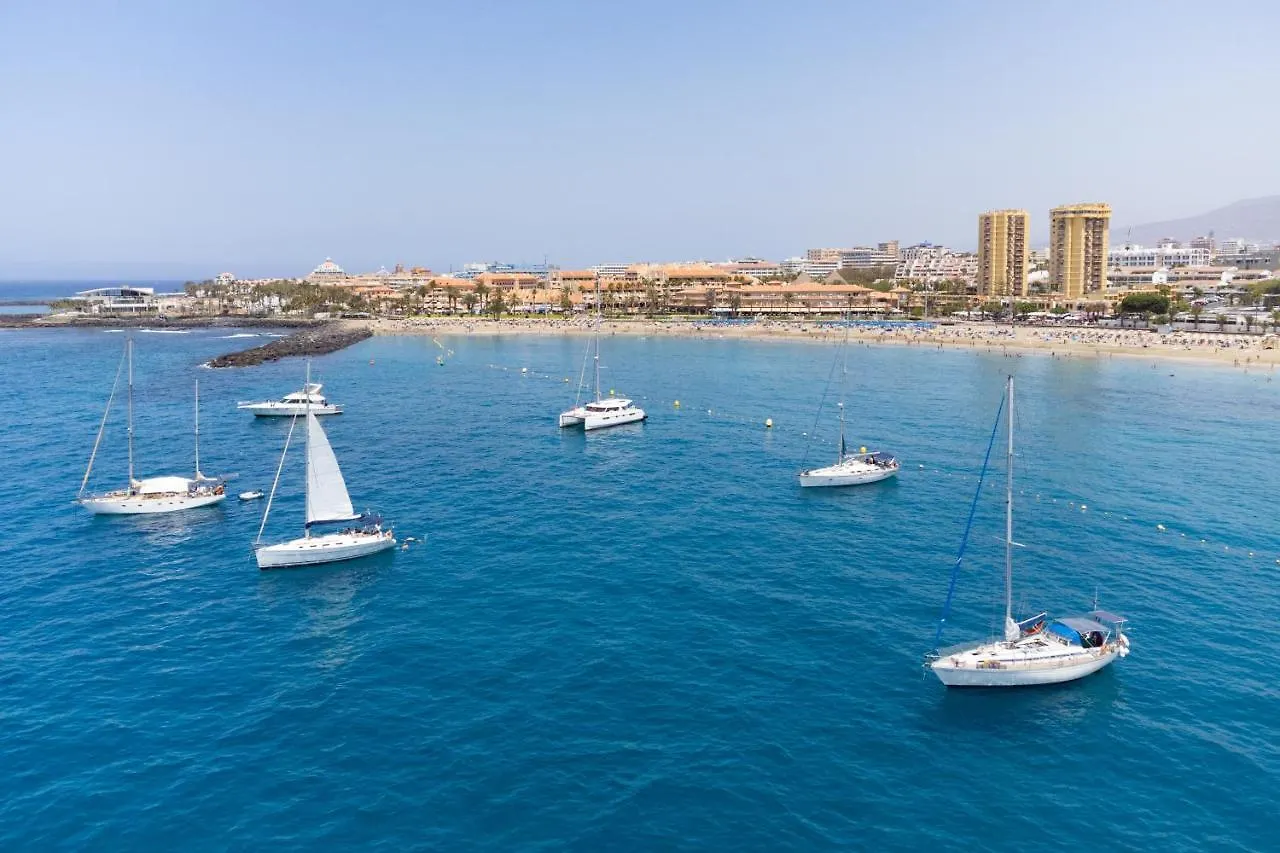 Frontline Penthouse With Heated Pool And Parking Apartment Los Cristianos  0*, Los Cristianos (Tenerife)